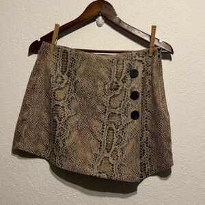 Haute Monde Snakeskin Print Button Front Wrap Layered Skort Size Medium Mini Tan